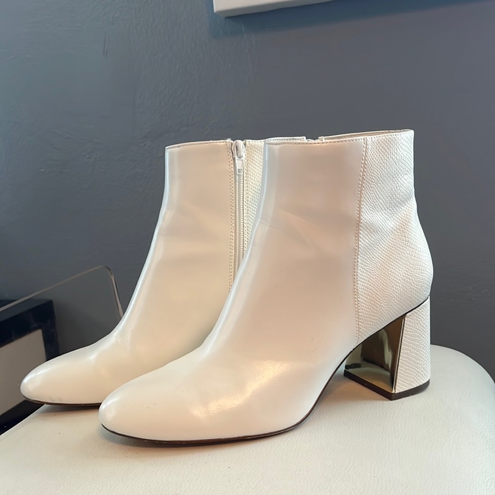 🤍Gorgeous Minimalist Snake Embossed Side Zipper Classic Boots🤍 XOXO✨